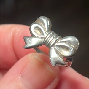 Vintage sterling silver Bow Ring